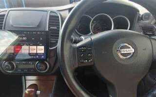 Почему на nissan bluebird sylphy подклинивает руль