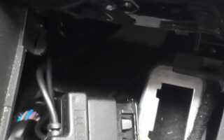 Где находится диагностический разъем opel astra h