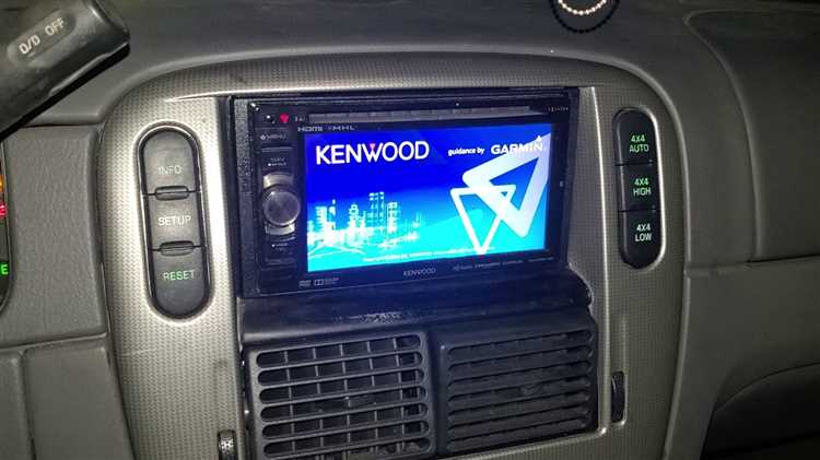 Как настроить время на машинных часах kenwood