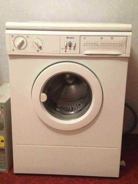 Как открыть машинку indesit во время стирки