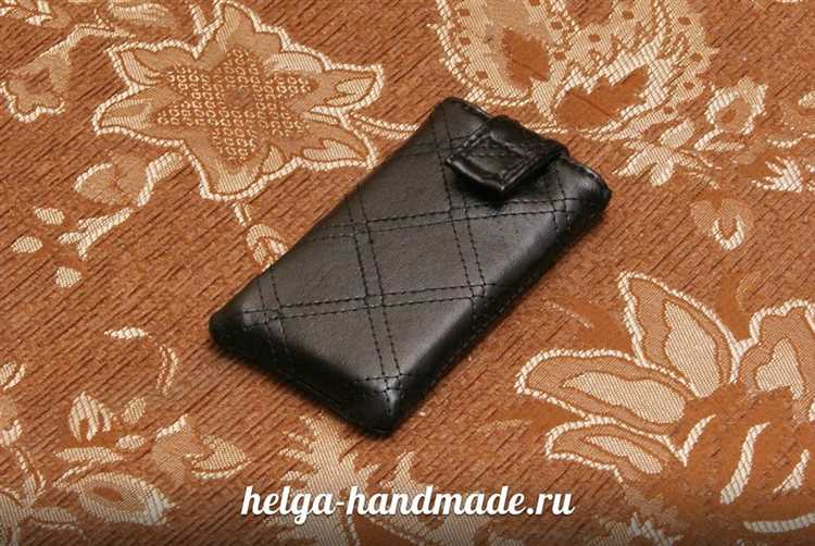 Чехлы для Nokia 150 с дополнительными функциями: карманы, держатели и подставки