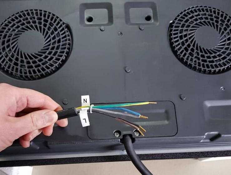 Настройка сенсорной плиты Indesit при первом включении