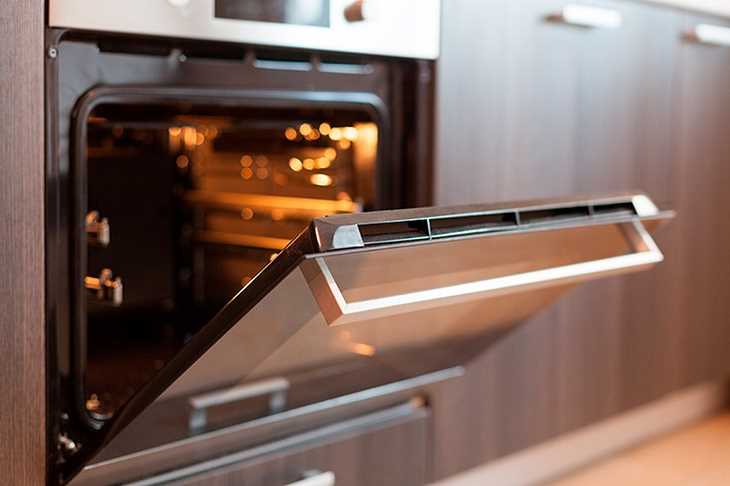 Настройка нижнего нагрева на сенсорной панели духовки Indesit
