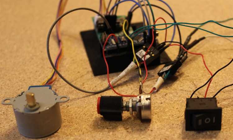 Как синхронизировать работу нескольких шаговых двигателей на Arduino