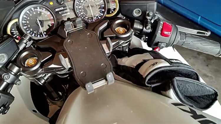 Как настроить часы на suzuki hayabusa