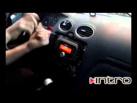 Как открутить крепежные болты магнитолы Ford Focus 2