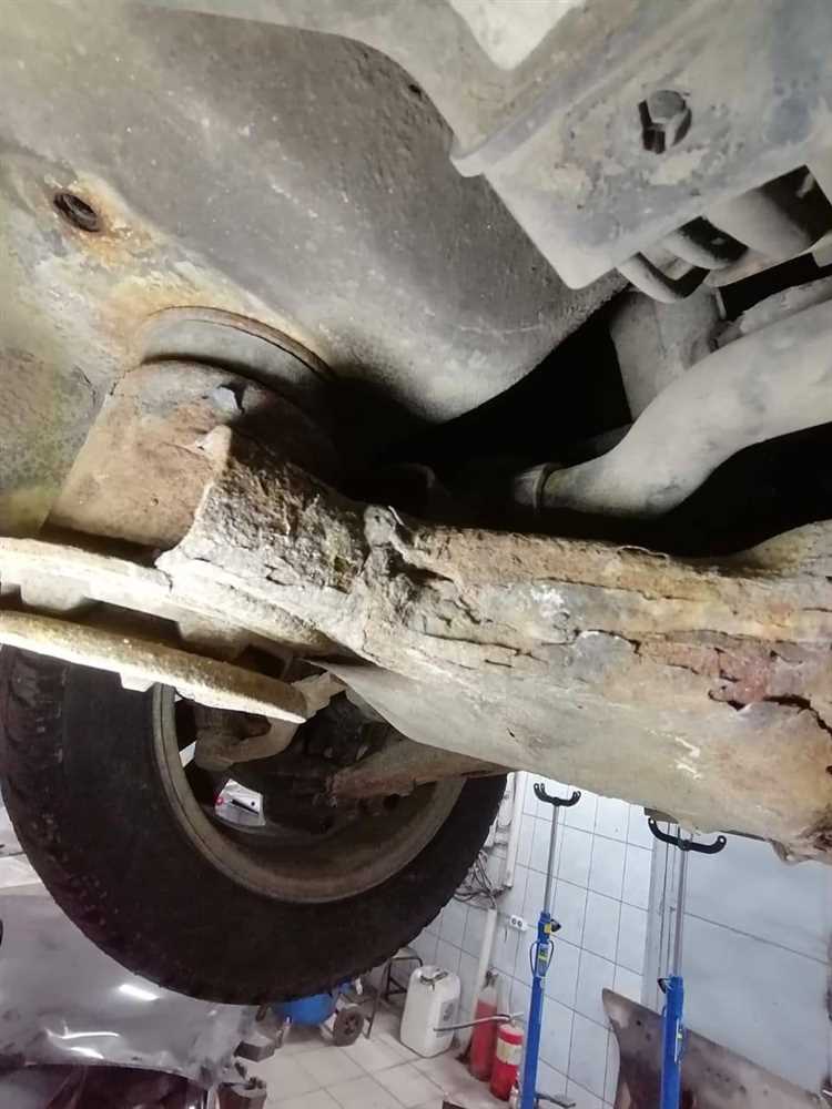 Удаление бардачка и нижней части панели со стороны пассажира