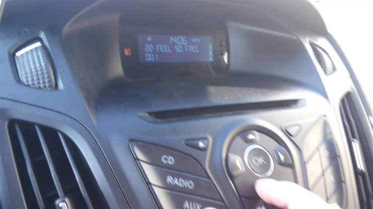 Подключение телефона с помощью USB-кабеля