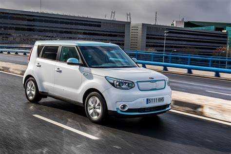 Какой тип аккумулятора использовался в первом поколении Kia Soul EV