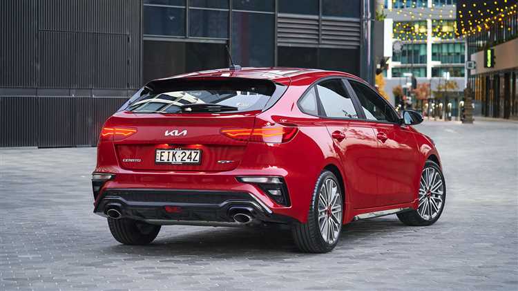 Особенности комплектации Kia Cerato 2025 и их влияние на класс