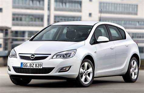 Преимущества и недостатки передних и полноприводных версий Opel Astra