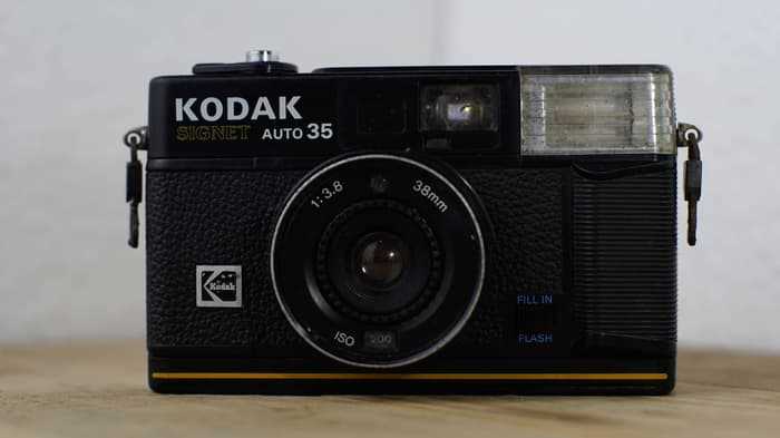 Какой была первая камера Kodak и чем она отличалась от других