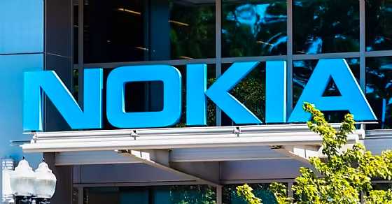 Почему Nokia решила продать свой мобильный бизнес