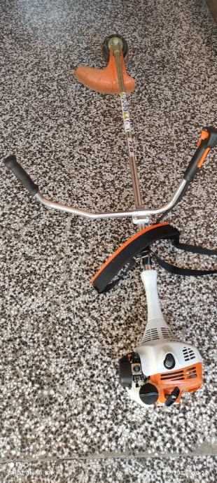 Почему цена триммера Stihl FS 55 может изменяться в течение года?