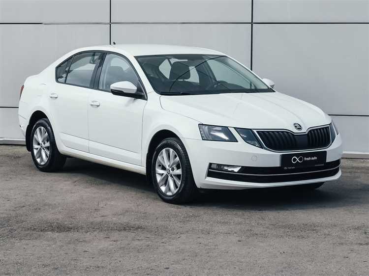 Что лучше по комфорту в салоне: Kia Ceed или Skoda Octavia?
