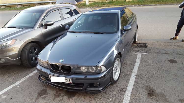 Расположение места для усилителя в багажнике BMW E39 универсал