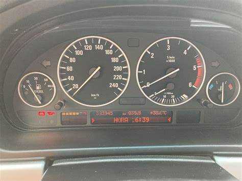 Где стоит усилитель bmw e39 универсал