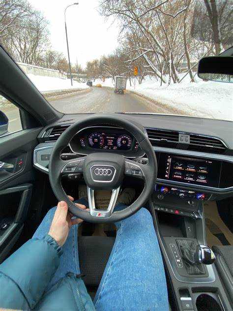 Как открыть капот audi q3