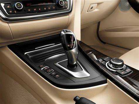 Как найти рычаг переключения на BMW 650i