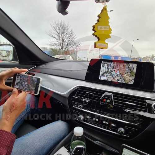 Управление отображением экрана на мультимедийной системе BMW