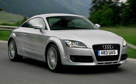 Использование материалов в дизайне Audi TT: алюминий и пластик