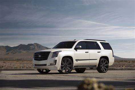 Дизайн передней части автомобиля Cadillac: особенности решетки радиатора