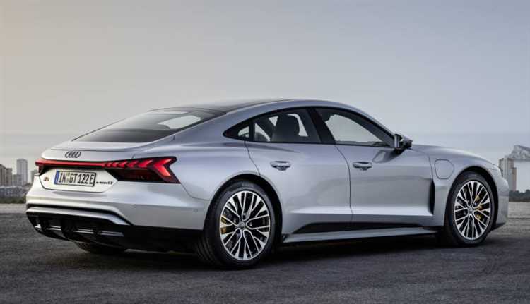 Самая быстрая Audi: как выглядит суперкар нового поколения