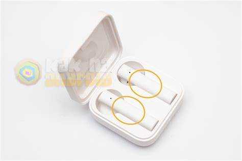 Проверка заряда наушников Earbuds Basic 2 перед подключением