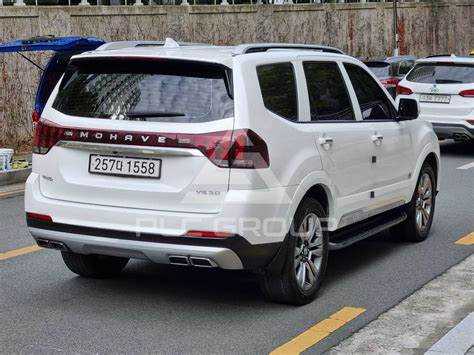 Сравнение стоимости комплектаций Kia Mohave 2025