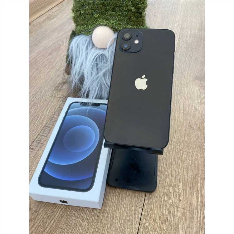 Как изменялась динамика продаж iPhone 12 по кварталам