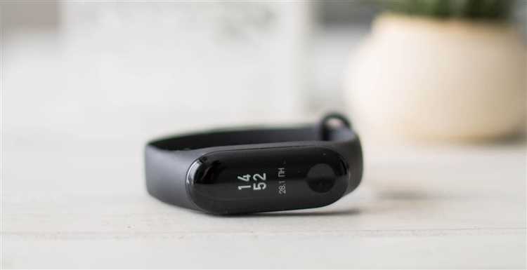 Через мобильное приложение Mi Fit