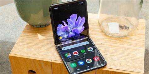 Цены на Samsung Z Flip в зависимости от региона России