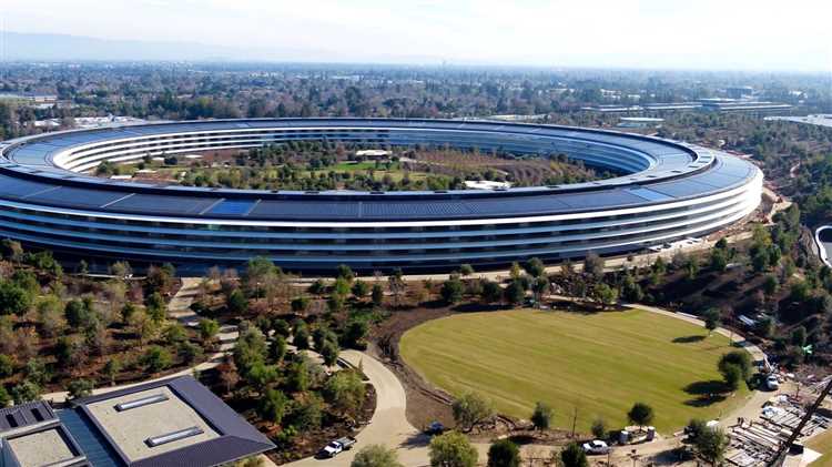 Как Apple выбирает места для новых заводов: факторы и последствия