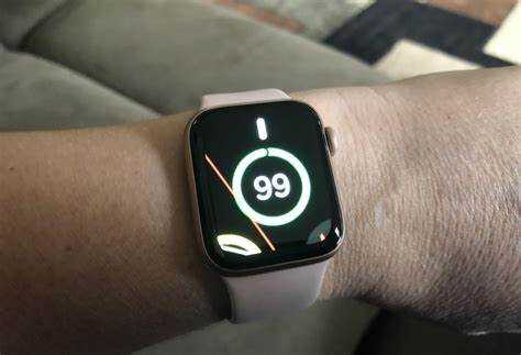 Как найти настройку автояркости на Apple Watch