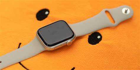 Сравнение цен на Apple Watch Series 7 и Series 8