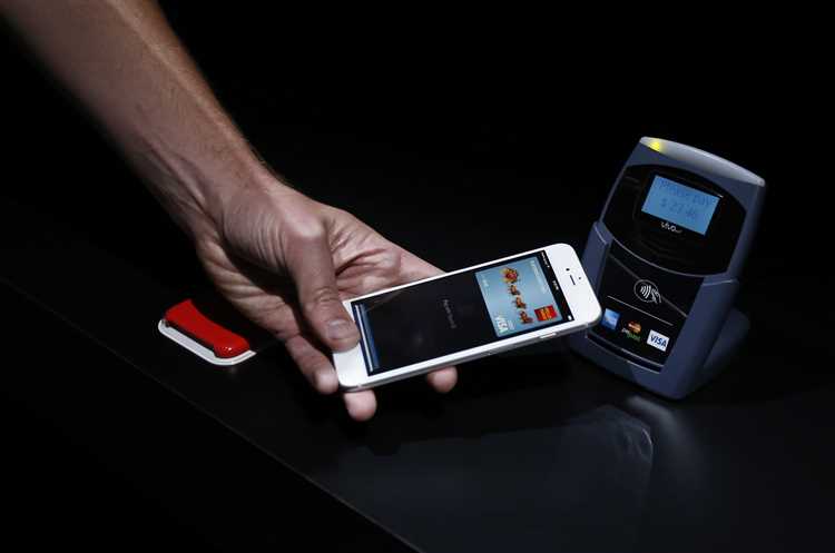 Как добавить карту в Apple Pay на iPhone