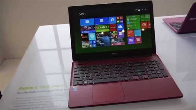 После выполнения чистки ноутбука Acer Aspire E15 важно выполнить замену термопасты для эффективного теплоотведения. Сначала аккуратно открутите все винты на крышке и снимите её. Затем извлеките батарею, чтобы избежать короткого замыкания. Отсоедините систему охлаждения, открутив винты, фиксирующие кулер и радиатор.