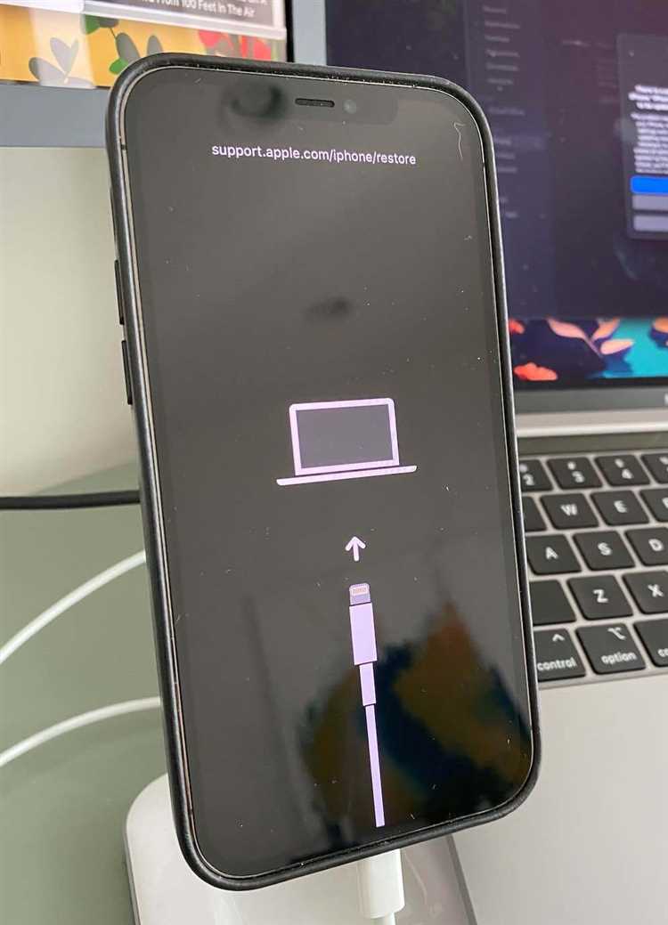 Иногда проблема кроется в самом App Store. Если бейдж не исчезает, несмотря на завершение всех обновлений, попробуйте открыть App Store, перейдите в раздел 
