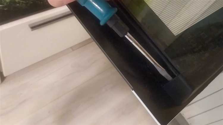 Подготовка к снятию стекла с духовки Beko