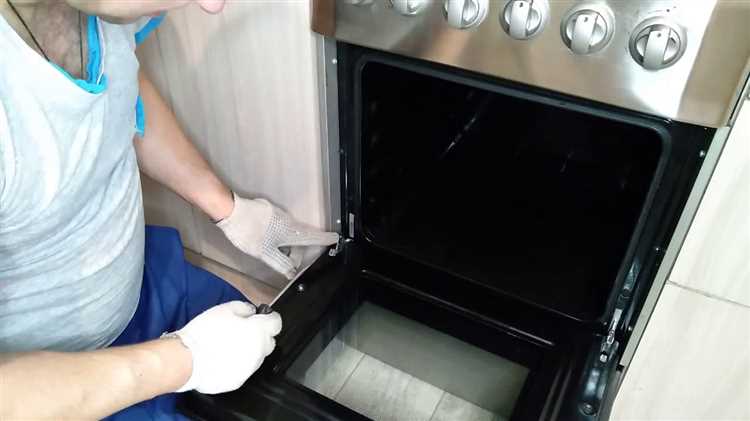 Видеоинструкция поможет разобраться в нюансах разборки конкретной модели. Следуйте рекомендациям производителя и избегайте чрезмерного усилия при снятии элементов.