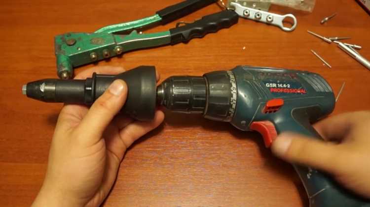 Как вставить в шуруповерт насадку makita