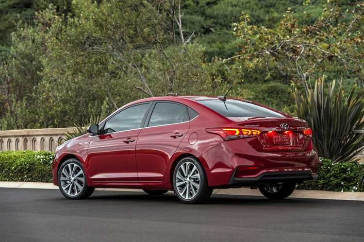 Как отличаются габариты и посадка водителя у Kia Rio и Hyundai Accent