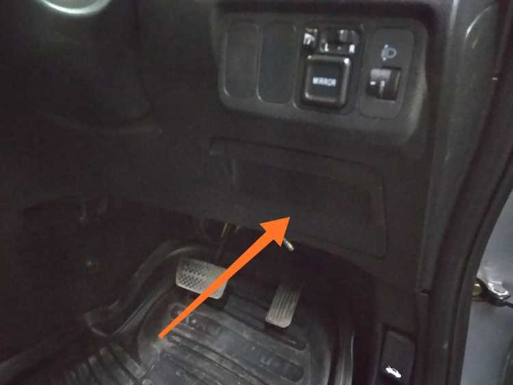 Расположение предохранителей в центральной панели Honda Vezel