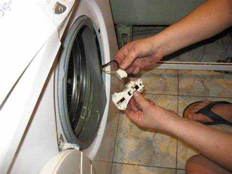 Как открыть стиральную машинку zanussi если она заблокирована