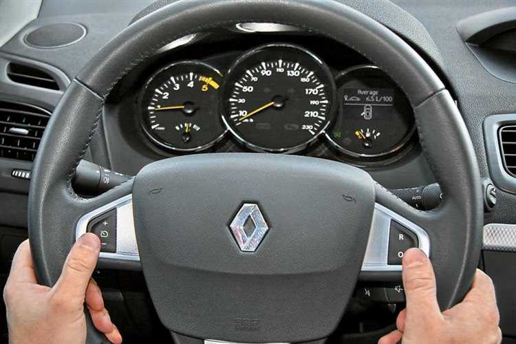 Как активировать круиз-контроль на панели управления Nissan Teana
