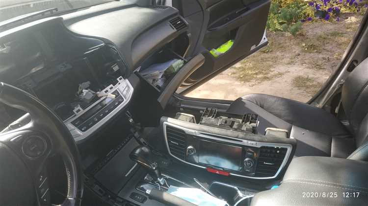 Как снять магнитолу на honda odyssey ra6