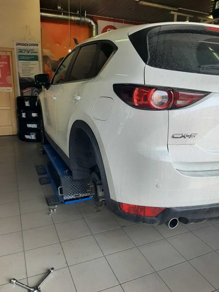 Как безопасно поднять Mazda CX-5 для демонтажа порога