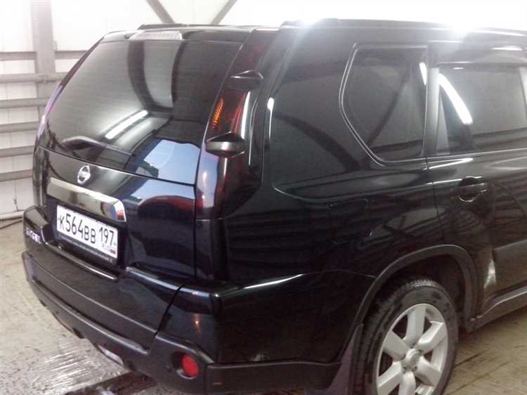 Как снять задний фонарь на nissan x trail