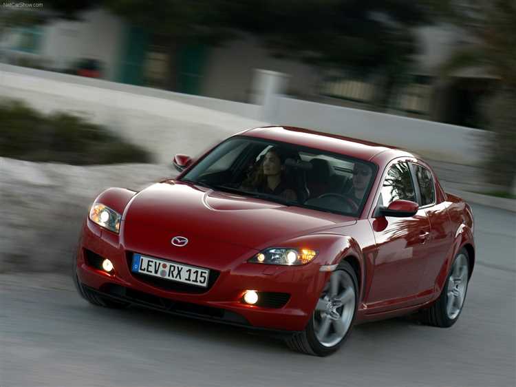 Передняя часть Mazda характеризуется узкими, агрессивно сужающимися фарами и крупной решеткой радиатора с фирменным «щитом». Оптика с LED-элементами не только улучшает видимость, но и подчеркивает спортивный характер. Капот имеет продольные выштамповки, придающие автомобилю рельефность.