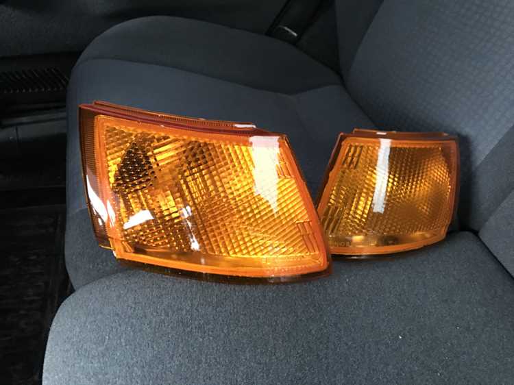 Какие лампочки поворотника honda x4